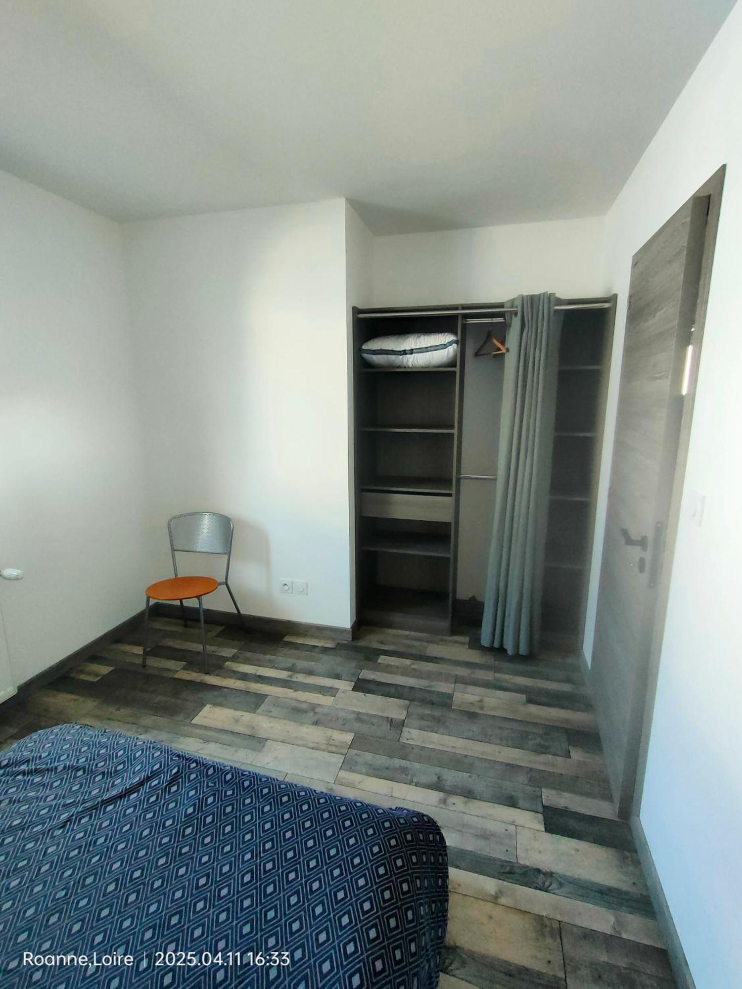 Chambre Dans Maison Plain-Pied Moderne โรอาน ภายนอก รูปภาพ